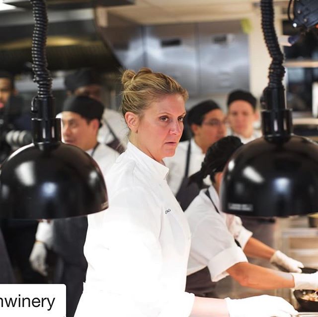amandafreitag's tweet photo. #Repost @chwinery with @get_repost
・・・
*TICKET GIVEAWAY* We’re giving away a pair of tickets 🎟 to one lucky winner for a chance to meet and greet @chefamandaf during our next #FriendsofCoopersHawk dinner at the West Palm Beach Lake Pavilion on October 22! Guests will enj… https://t.co/rdr7p8KW4o