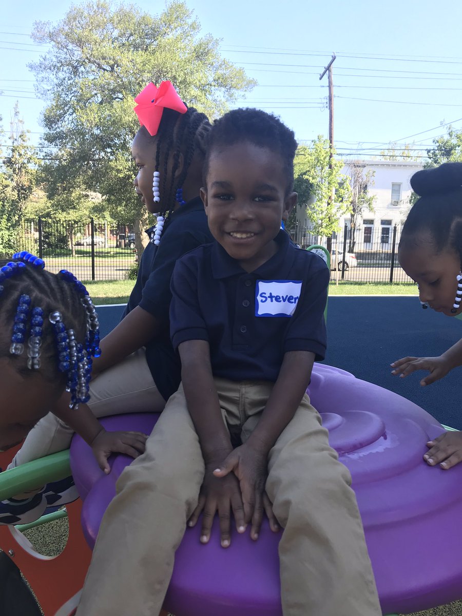 Maisha_Riddle's tweet image. First Day of PS (3 year olds) @KetchamES! Look at those smiles! #BackToDCPS