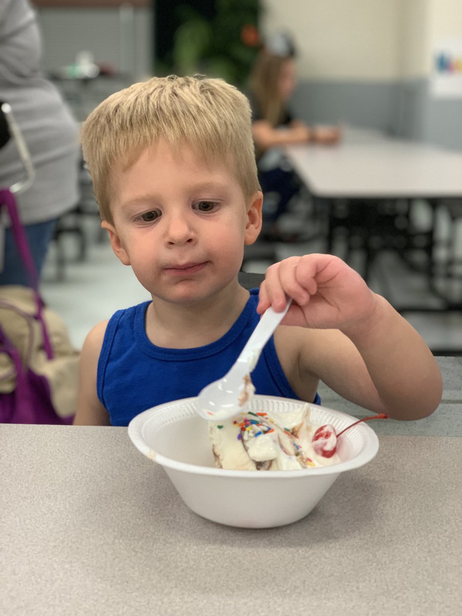 SES PTA hosted an awesome Ice Cream Social tonight. It was great to see our Suncoast families and Little Billy even made an appearance for an ice cream sundae! #ManateesMakeitHappen