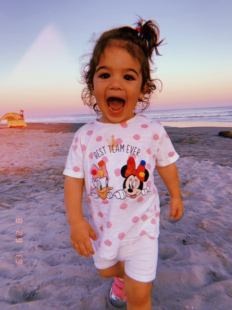 christinaperri's tweet photo. i can’t handle this girl 💕 https://t.co/oWAwOaTCt4