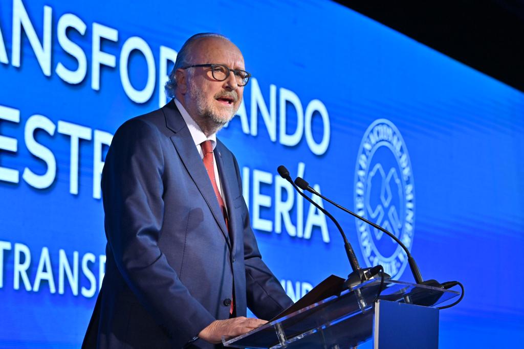 Ministro <a href="/bprokurica/">BALDO PROKURICA</a> en cena anual de <a href="/Sonami_Chile/">Sonami</a>: "Tenemos buenas noticias, en 2018 los ingresos fiscales por tributación de la minería alcanzaron los 4.200 millones de dólares, cantidad equivalente a  la inversión para construir 21 hospitales como el de Calama".