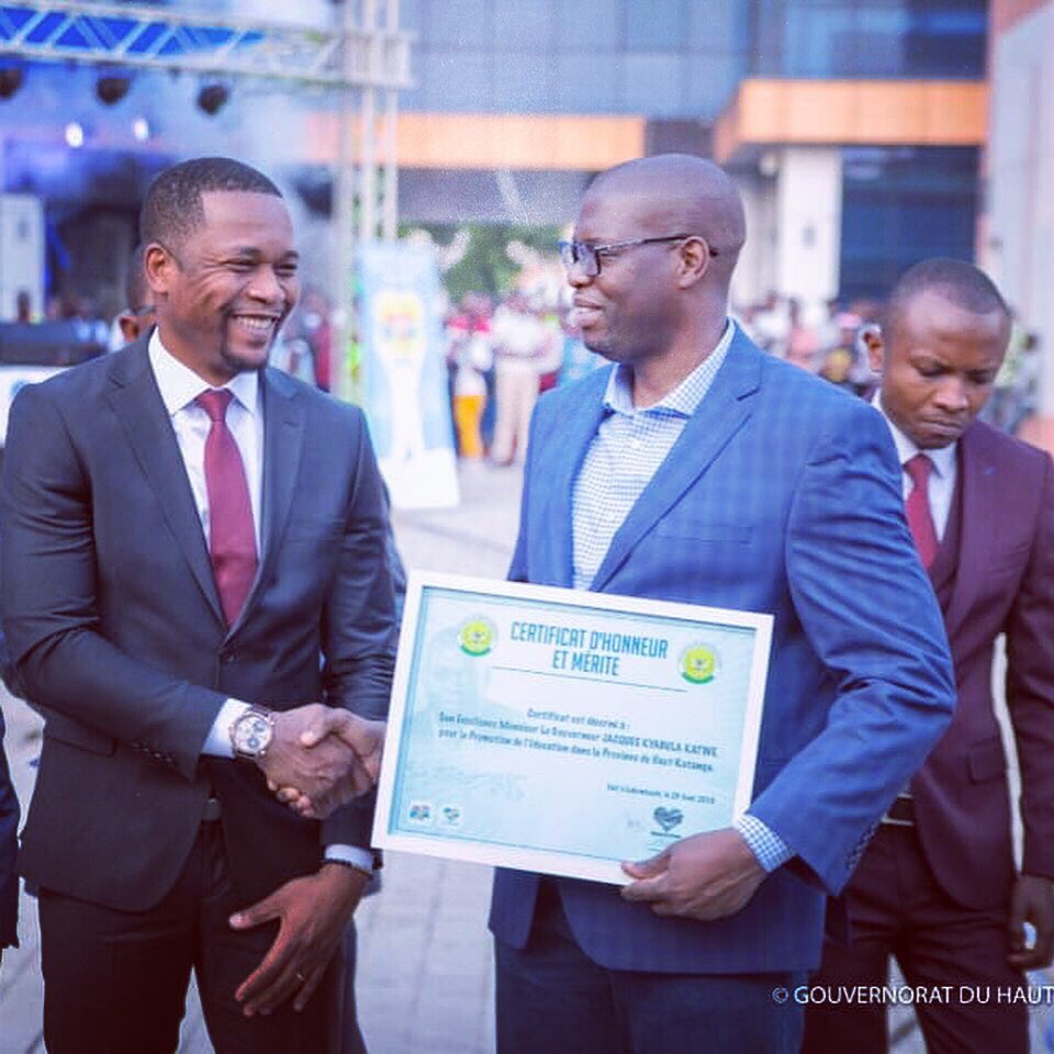 simpliceamany's tweet photo. PROUD OF THE GOUVERNOR JACQUES KYABULA KATWE
AND THE HAUT-KATANGA NEWS STUDENTS
#togetherwecandomore
#ThxOfDRCGouvernors
#PlusDe150BoursesDétudes_Pour_Rdc_Congo_CôteDivoire
#NazuiDiplômeAfrica #CIU_Chypre #UPS_Tunisie
#FondationRdc #fondationvoodoo
#j2safrica #AvecLe❤️ https://t.co/jRzUR1Njpa