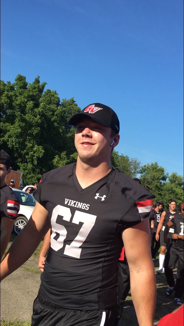 MichelleCBright's tweet photo. #calvinbright GREAT first half!! 17-0 GO #grandviewfootball https://t.co/FG5FYdjBzH