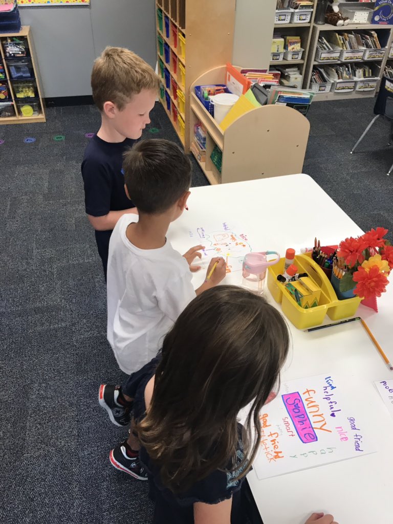 HRTMcInerney's tweet photo. Working on spreading kindness while working on adjectives. #schoolfamily #KindnessMatters @HRTJaguars https://t.co/Gvtzd86DLg