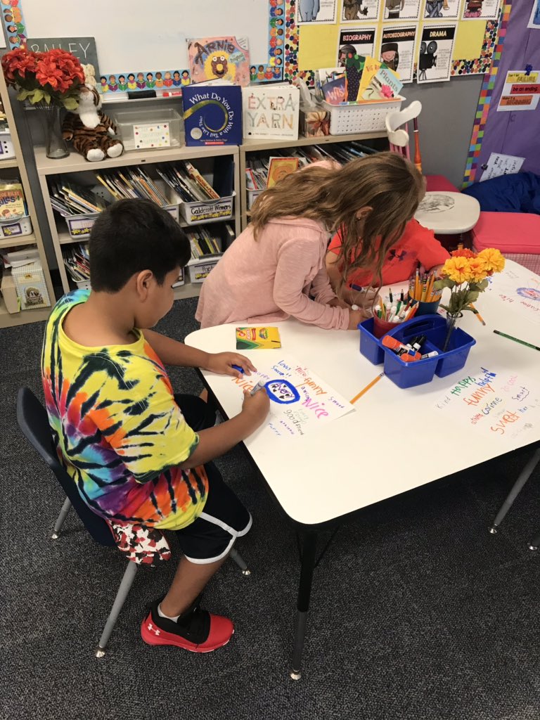 HRTMcInerney's tweet photo. Working on spreading kindness while working on adjectives. #schoolfamily #KindnessMatters @HRTJaguars https://t.co/Gvtzd86DLg