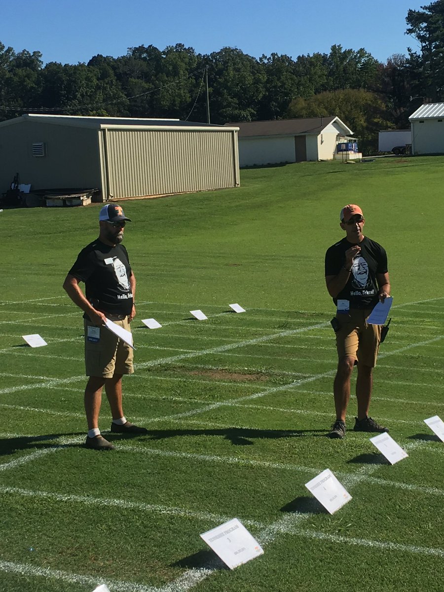 Toquagolf's tweet photo. Another great job with #UTturfFD19 by the best team in industry @tnturfman @Sorochan @UTTurfPath @UTTurfWeeds @gbreeden1 @UTPSDeptHead - picture perfect day to learn about the latest in turfgrass research. Will apply this information to make the course better. https://t.co/3zdCCYTkr0