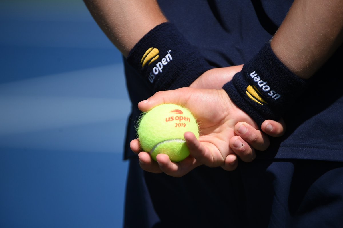 Us Open Tennis On Twitter What Color Is A Tennis Ball Green Or Yellow Vote By Tweeting Usopennow And Green Or Yellow