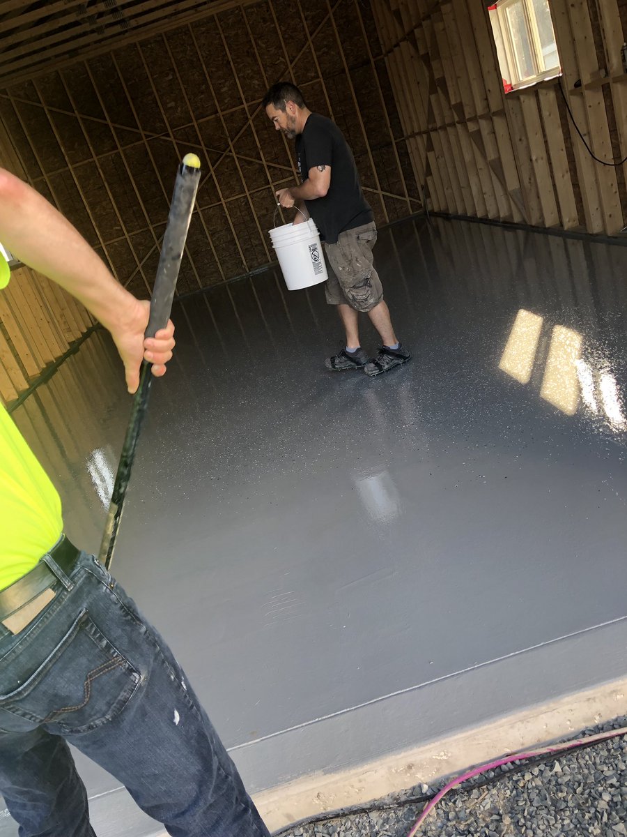 NL_Painters's tweet image. It’s always nice when your Benjamin Moore sales rep shows up and helps you apply their products.  Thanks for the hand Ian. We use nothing but the best Epoxy.  Corotech from Benjamin Moore available from The Paint Shop.  For all your renovation needs.  realrenosplus.ca
