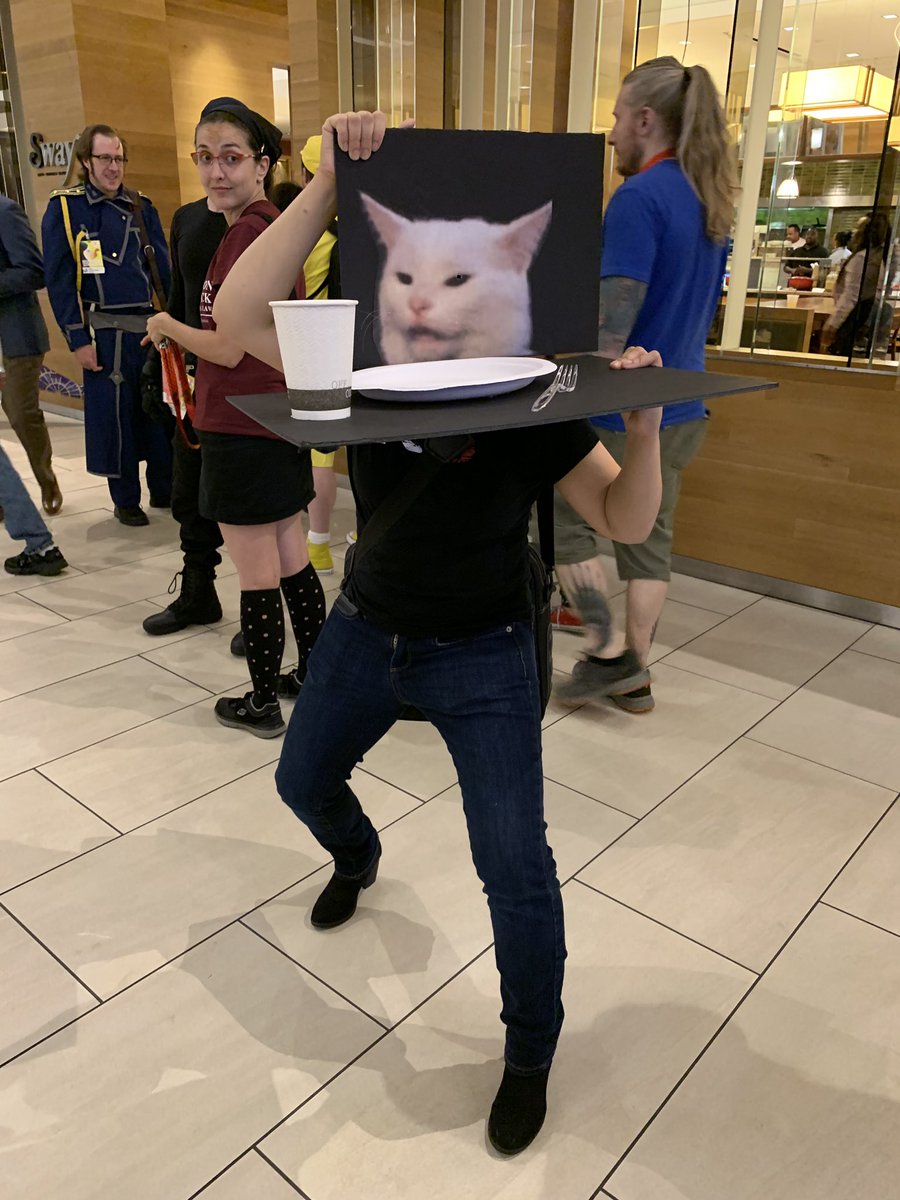 alittledizzy's tweet photo. Favorite cosplay I’ve seen so far at #dragoncon https://t.co/VMqN0Zxzoz
