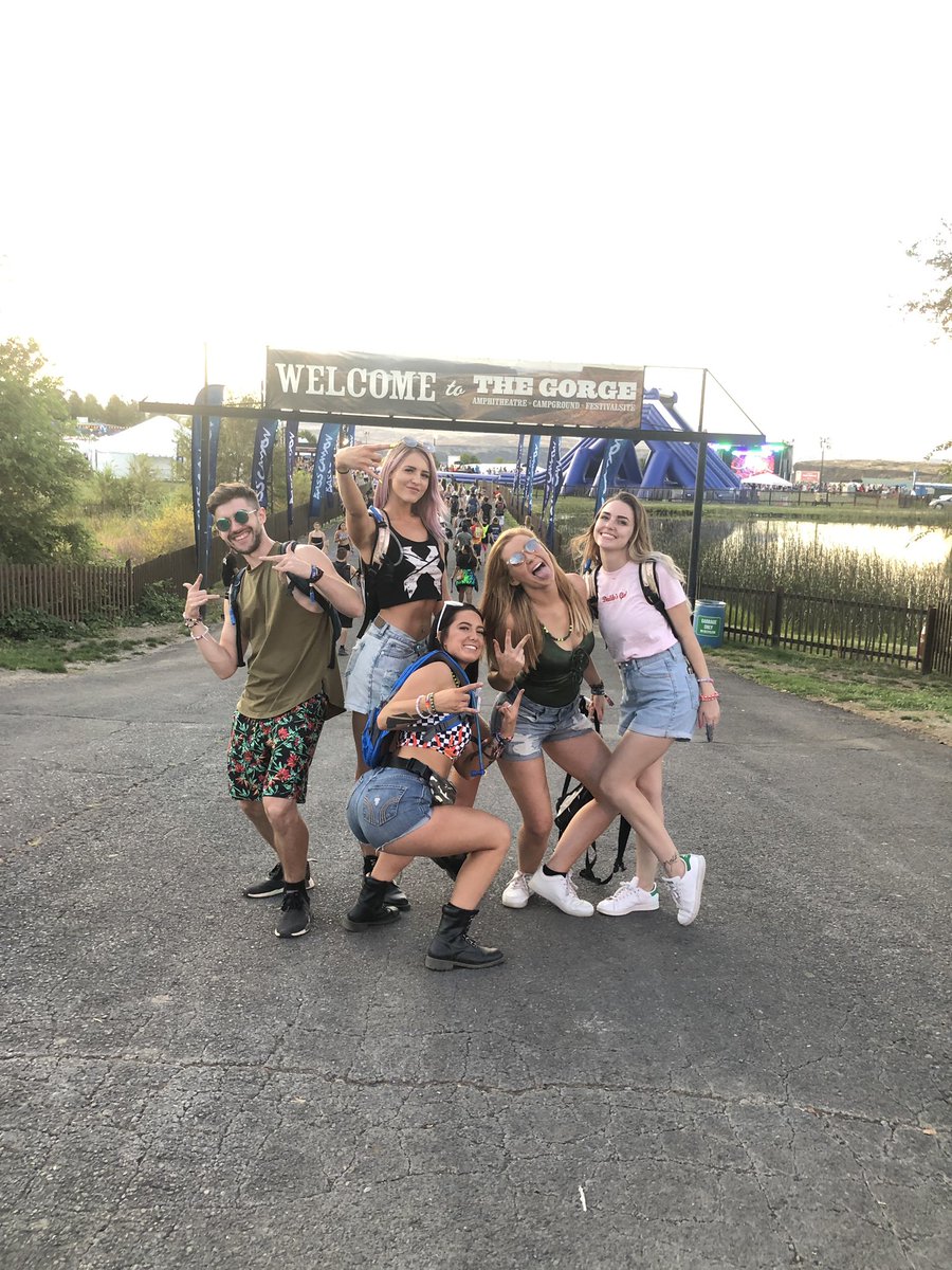 mcreynolds_kay's tweet photo. Bass Canyon was sumthin else. I miss my ppl so much. #gostoopid https://t.co/RPaOiopsMK