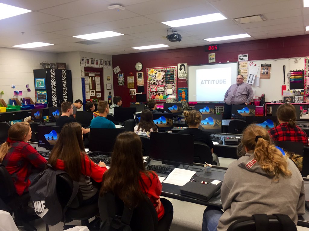 MrsABurkitt's tweet photo. #tbt to last Thursday when @owens_daryl served as an awesome guest speaker for attitude, but my old lady brain forgot to post it at the time.😂 #cdlphs #attitudeisaCHOICE #PiketonPride https://t.co/JwUuyBU14U