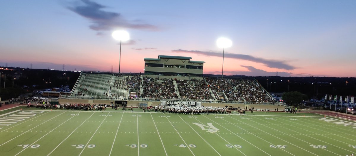kalisciences's tweet photo. Gucci Bowl 2019 #theneisdway charger band making their way out! https://t.co/PrIQ69V8tz