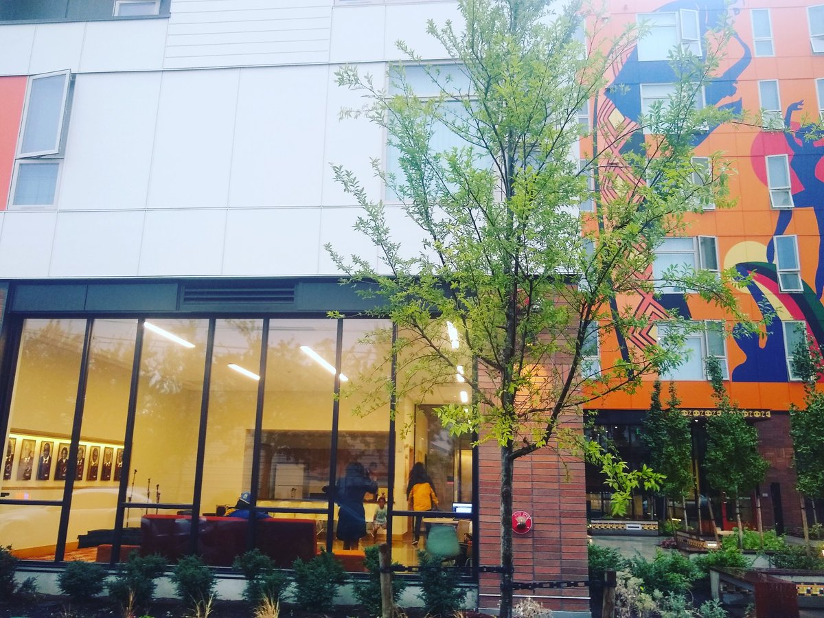 #raininseattle
#theshowmustgoon

It's still happening..
<a href="/RocPhizzle/">ROC PHIZZLE the Producer</a> + friends #libertybankbuilding

We're just inside!