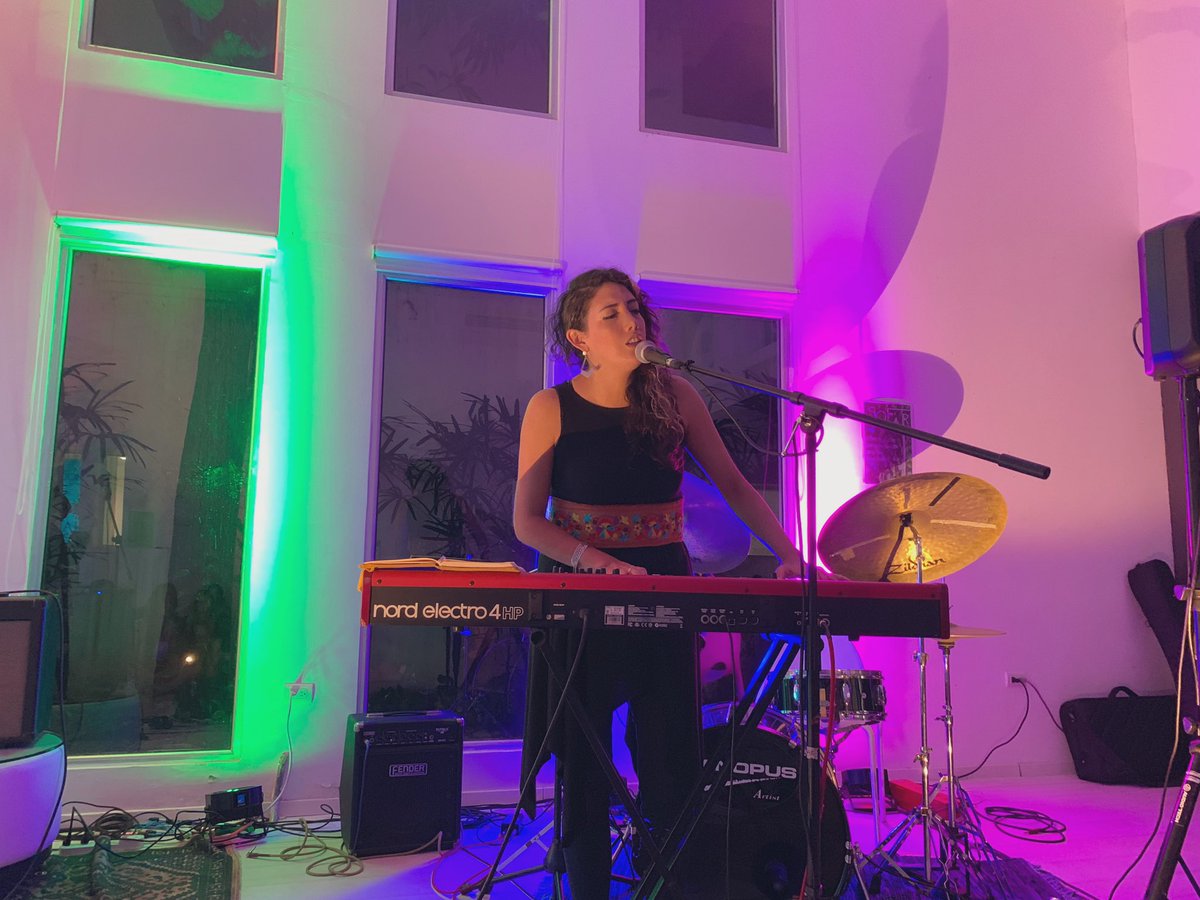 Cristina Echeverría llega desde Quito para dar inicio a nuestra edición de agosto, con un hermoso set íntimo. 💖 #SofarSounds #SofarGuayaquil