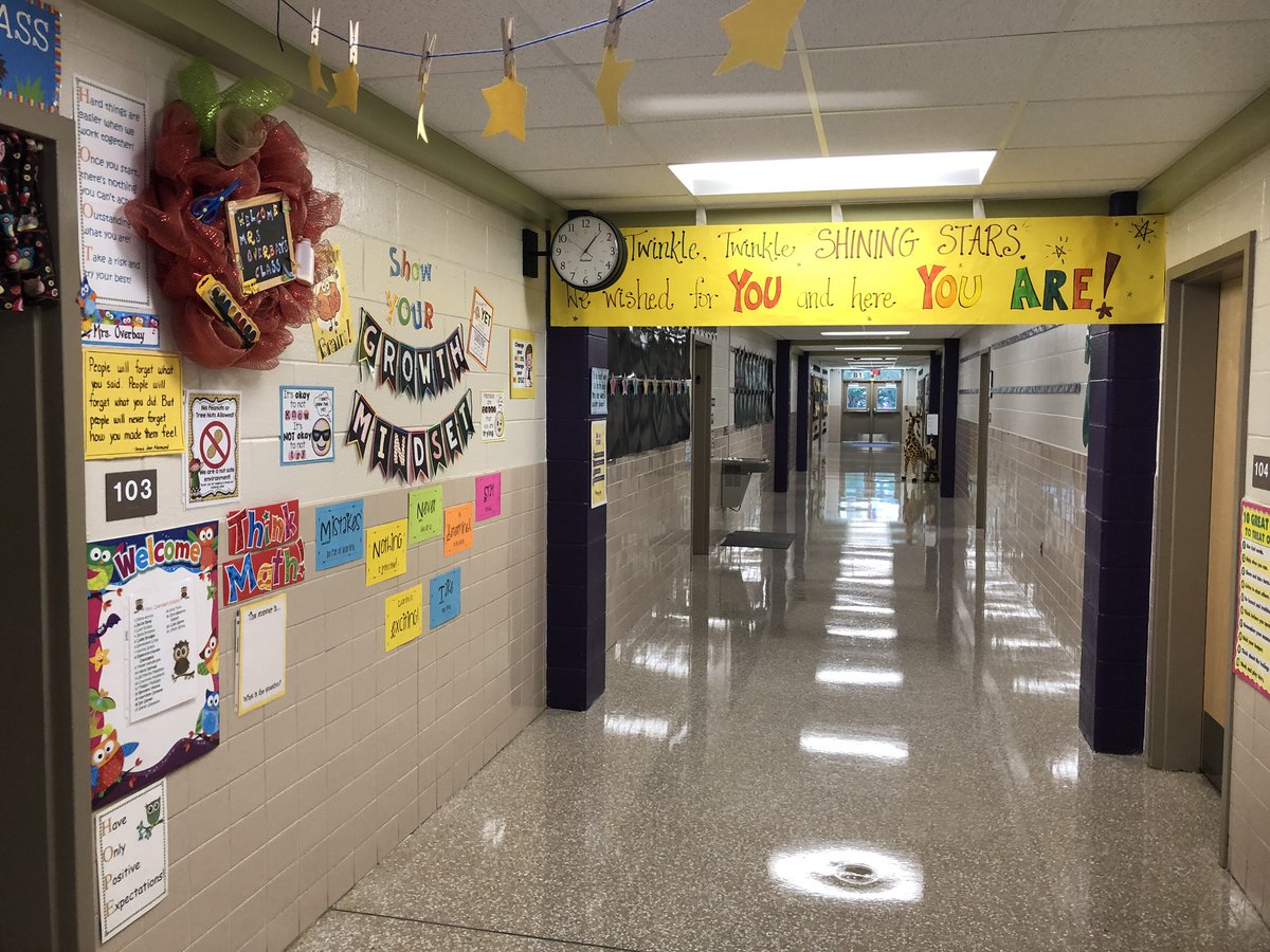 JenniBOverbay's tweet photo. We had a great Open House today! So excited for the new year and my new sweeties! #wmeStars @YCSD https://t.co/HyqINXbi9a