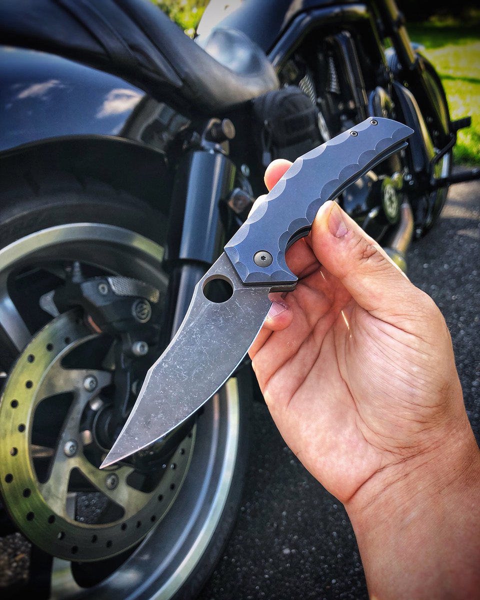 TheCasualCutter's tweet photo. Thresher Thursday!   Gavko Thresher mod with Spyder-hole by CML Knifeworks!! https://t.co/Eo5wfWypSv
