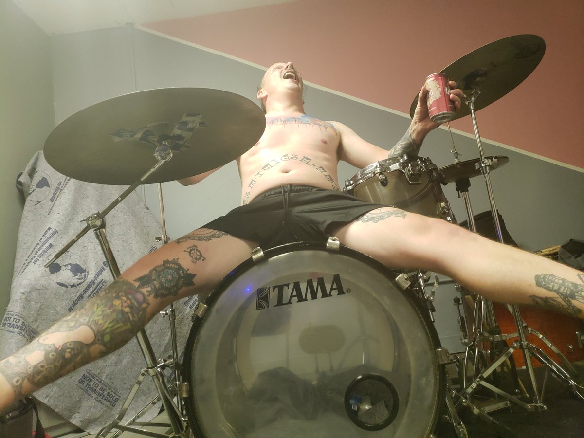 MIGHTY ROAR
#tama #drums #thoushaltgazeuponminespaciousflesh