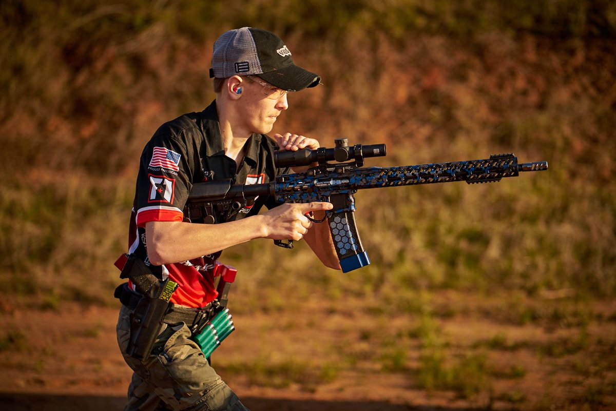 VuduOptics's tweet image. If you aren't moving, you aren't training. | #VuduScopes #PrecisionPowered #3Gun