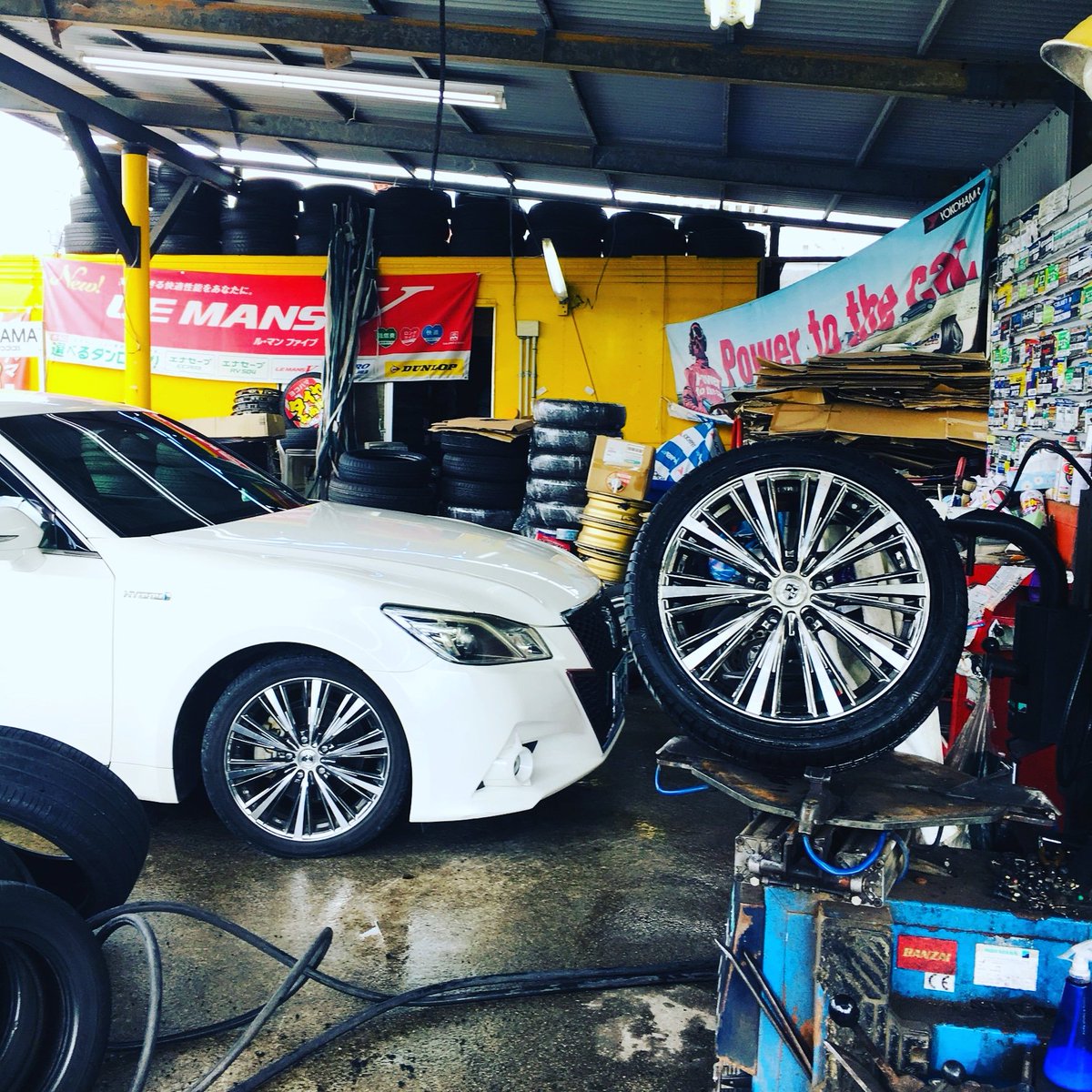 秀タイヤサービス 名護 タイヤ パンク修理 ホイール 中古 ワイパー バッテリー 工賃込み 各サイズ 各メーカー 工賃処分料込み激安特価