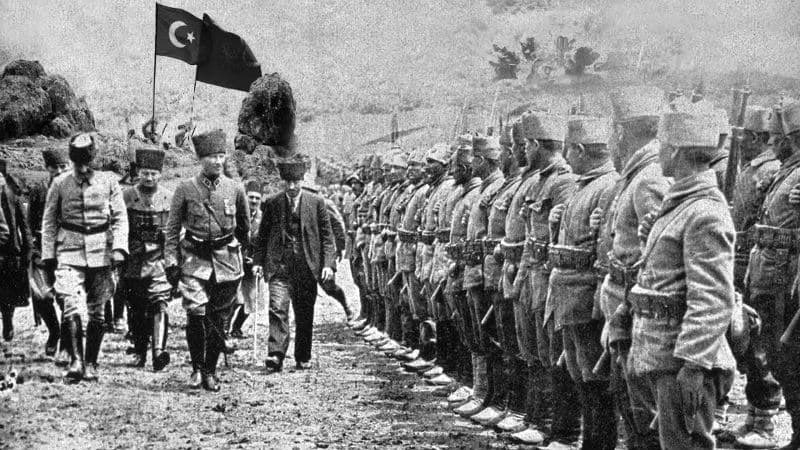 Bazen Zaferler,Bir Ülkenin Kaderini Belirler.
Mustafa Kemal Atatürk’ün Ve Kahraman Askerlerimizin Açtığı Zafer Yolunda,Medeniyet İçin İlerlemeye Devam Ediyoruz.
Bazı Zaferler Sonsuza Dek Kutlanır,30 Agustos Zafer Bayramımız Kutlu Olsun #Ataturk #30AgustosZaferBayrami