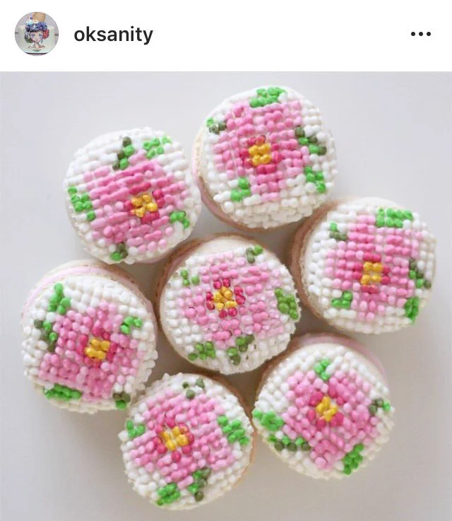 まるで刺繍のよう？ドット模様が描かれたロシアのスイーツ！