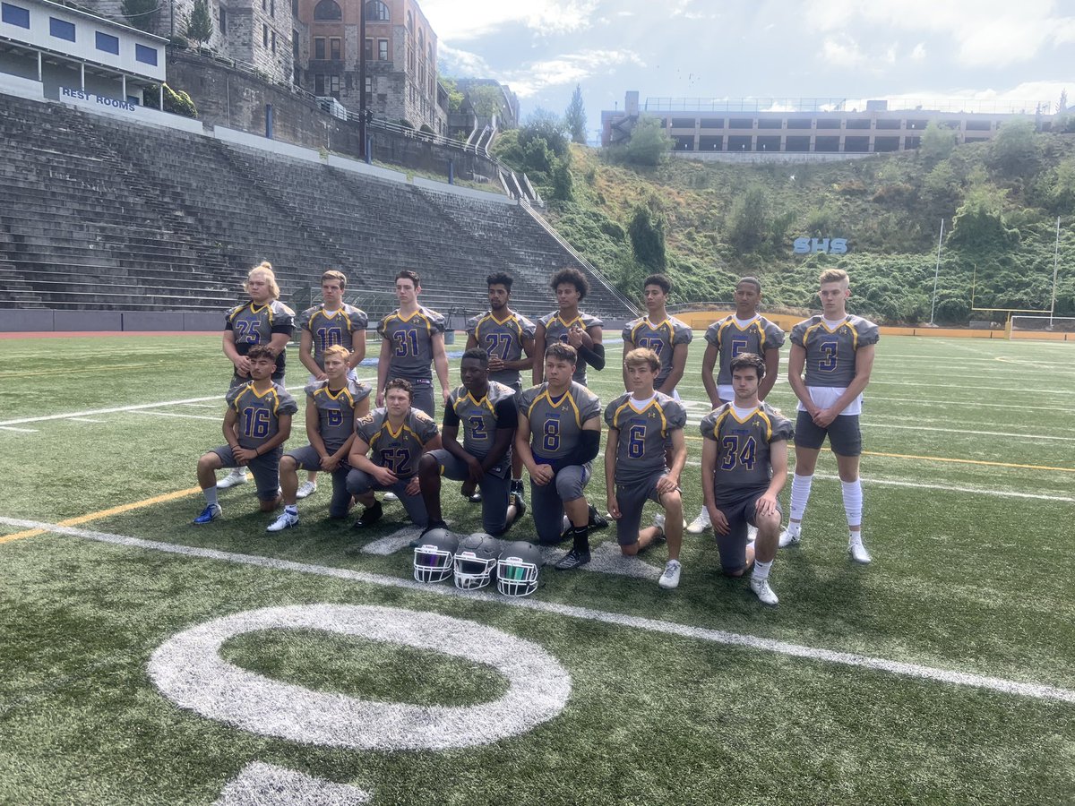 🤩🤩🤩 Special group right here... #StadiumSeniors #TigerUp