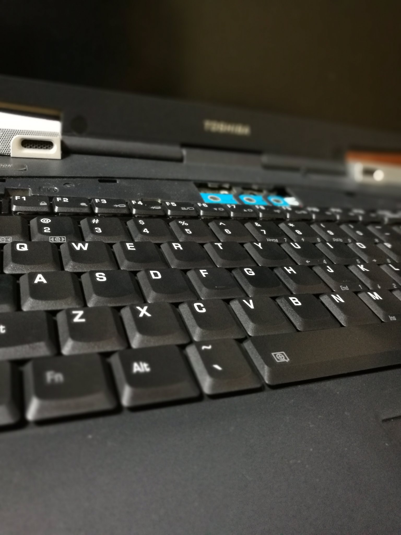 烏丸 Karasuma Usb Dynabookのus配列キーボード届いた んだけど 配列すげえなこれ チルダはともかく外人もwindowsキー邪魔なのな 烏丸 Karasuma Usb Dynabookのus配列キーボード届いた んだけど 配列すげえなこれ チルダはともかく外人もwindowsキー邪魔なのな