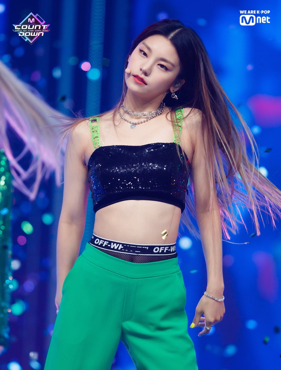 itzy pics on Twitter: &quot;Yeji ♡ 190822 ➫ Mcountdown ✧・ﾟ #Itzy #있지 ⥂ #yeji… &quot;