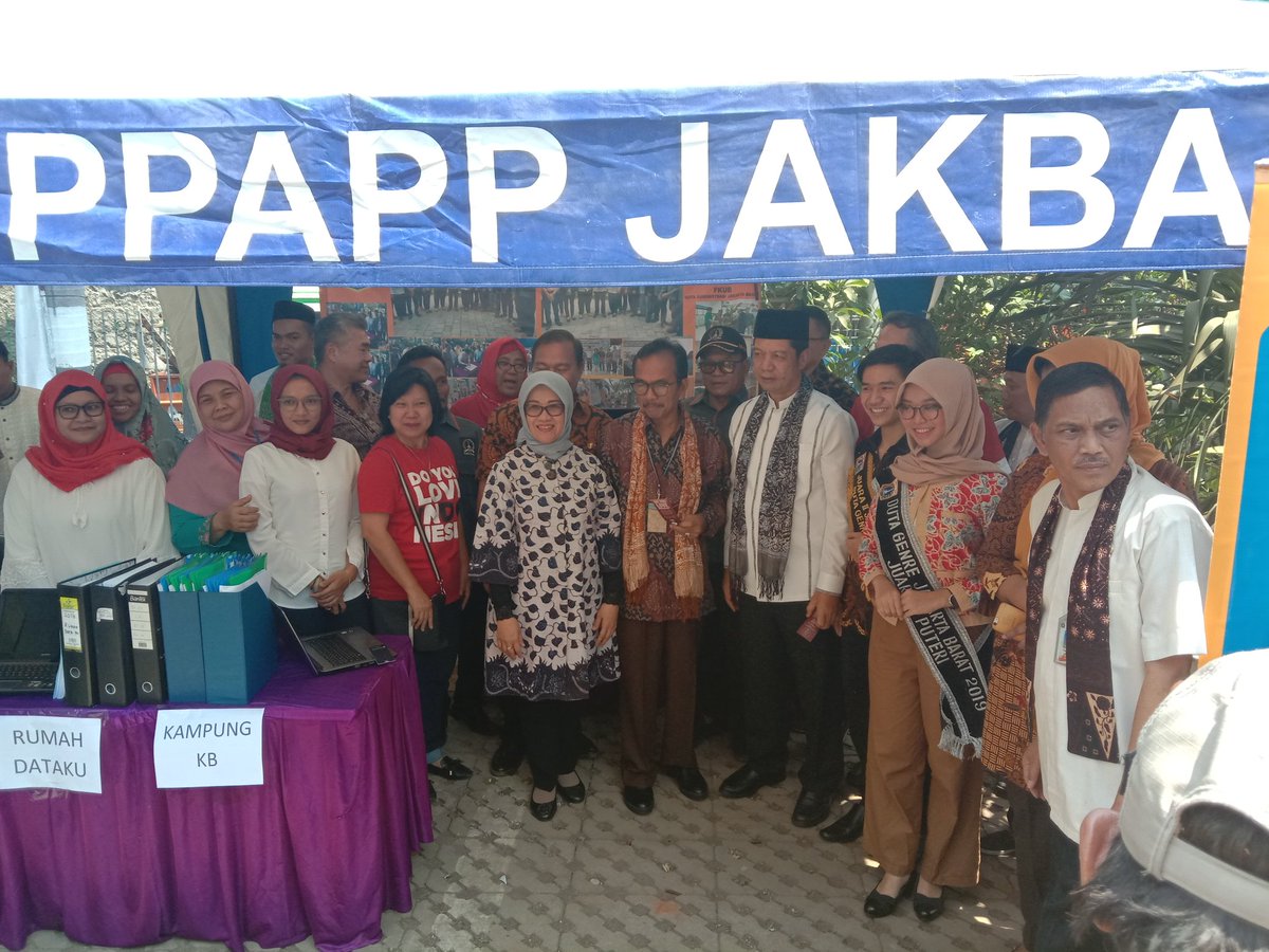 Sudis PPAPP Jakarta Barat (@ppappjb) on Twitter photo Kunjungan BKKBN Pusat ke Kampung KB RPTRA Intiland dlm rangka Semarak bulan Kemerdekaan RI @kominfotikjb <a href="/dppappdki/">Dinas PPAPP Provinsi DKI Jakarta</a> @BKKBNofficial Kunjungan BKKBN Pusat ke Kampung KB RPTRA Intiland dlm rangka Semarak bulan Kemerdekaan RI @kominfotikjb <a href="/dppappdki/">Dinas PPAPP Provinsi DKI Jakarta</a> @BKKBNofficial