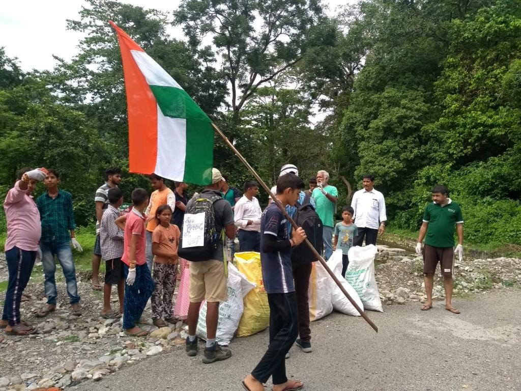 savewaternaula1's tweet photo. Say No Plastic
अब और नही प्लास्टिक.आओ सभी मिलकर एक नये स्वस्थ भारत का निर्माण करते है.स्वच्छ भारत स्वस्थ भारत
जय हिन्द
#Plastic
#JanShakti4JalShakti
#जलसुरक्षासंकल्प #plasticfree
@PMOIndia @MoJSDoWRRDGR @gssjodhpur @tsrawatbjp @OfficeShekhawat @JalShaktiAbhyan @SDG2030 @deespeak https://t.co/hWDI0yPFE1