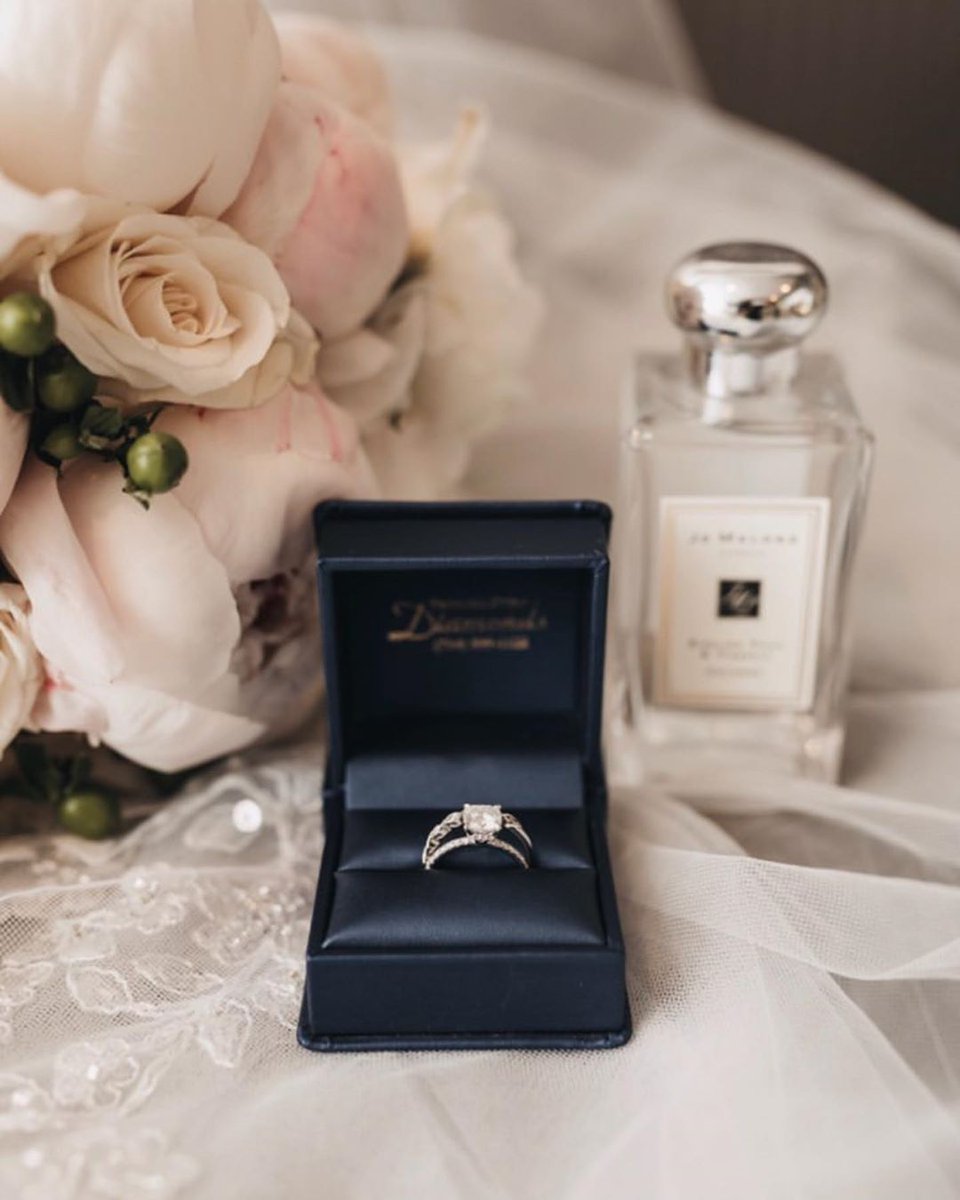PBrideDiamonds's tweet photo. Gorgeous bridal set for @ramircu shot by @ellasmoments πβ¨π #pbdbling #justmarried https://t.co/lVFVel4wwa