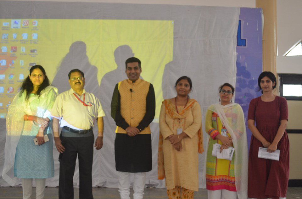 bnpsramvihar's tweet photo. Workshop for girls of classes (IX- XII) on Menstrual Hygiene by motivational speaker and social worker , NIRAJ GERA . Date - 29-08-19.
For All images visit at - https://t.co/mzOsc55TWY
#Workshopforgirls #BNPS #School #Delhi

https://t.co/UwvVR6kBWk https://t.co/HIKw5SwTm7