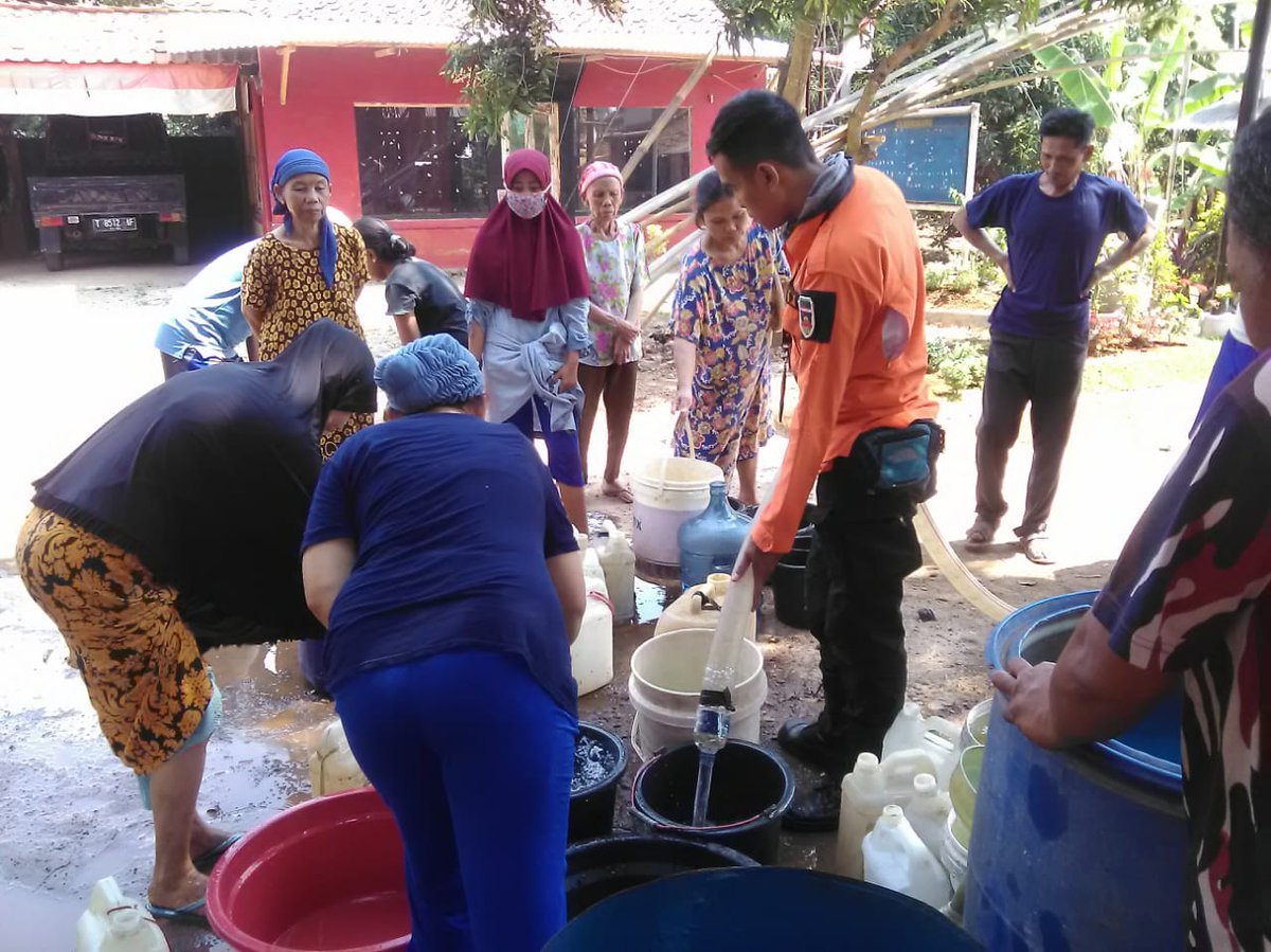 Hingga Akhir Agustus Sudah Ratusan Ribu Liter Air Bersih disalurkan DPKPB ppid.purwakartakab.go.id/index.php/Deta…