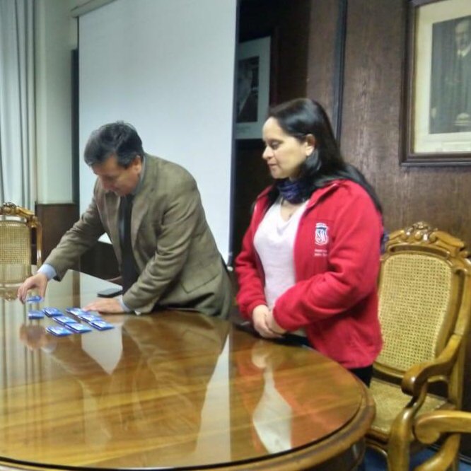 CEPAIN_IN's tweet photo. Han sido entregadas 10 Gift Cards de $27.000.- (veintisiete mil pesos) cada una a Karen Rojas, Asistente Social de IN.

Agradecemos vuestra colaboración, la que irá en ayuda de nuestras familias Institutanas que están pasando por un momento difícil. https://t.co/P6hoQc97Ar