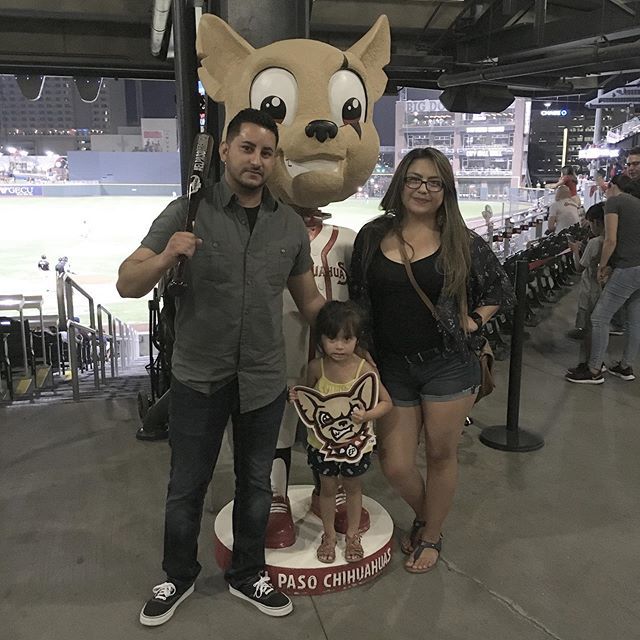 epcsocialsquare's tweet photo. @_luv_lorraine @parra_jr Chihuahuas are winning! #elpasostrong💪 #fetchthefun 🌮👩‍👩‍👦‍👦👽😅🇲🇽😃👽🌶🙌🏽🌵🤪🤪 https://t.co/SRrT98iFPZ https://t.co/PUwmM4k1Le