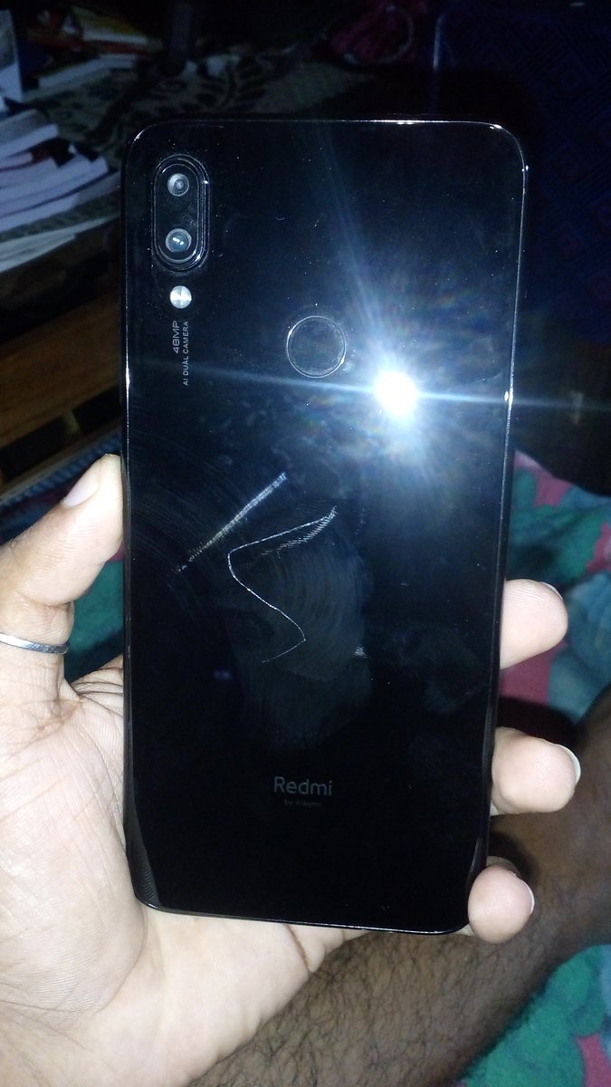 VishnuNavath's tweet photo. @manukumarjain  it's original gorilla glass https://t.co/oVyB2E5tnO