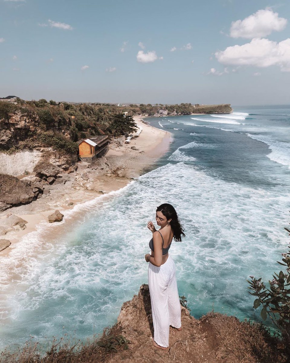 hotelsdibali's tweet photo. Never getting tired with these views🌴

📷 @lolahubner
📍 Balangan Beach, Bali

#hotelsdibali #brightbalimedia  #wonderfullindonesia #igtravel #balanganbeach https://t.co/L3I1swTLQw
