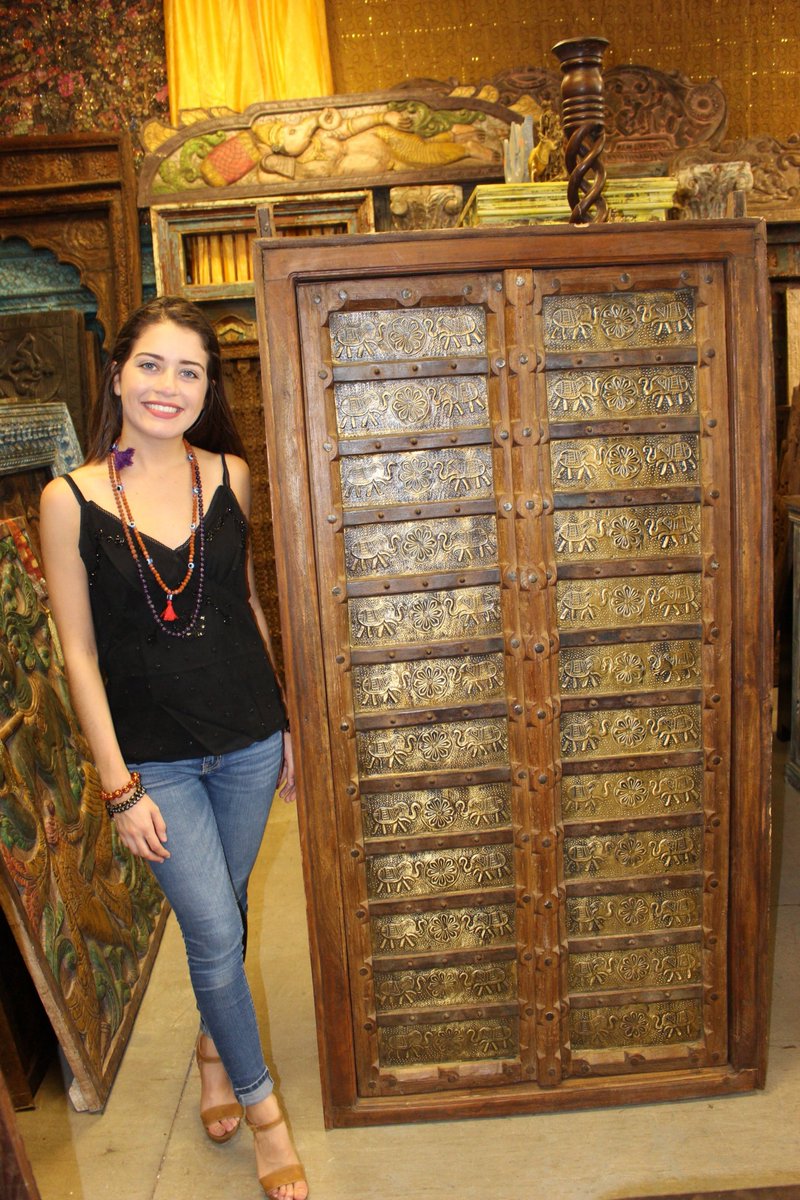 eramogul's tweet image. Antique Terrace Door Indian Jharokha BY MOGUL AT HOUZZ
houzz.com/products/front…
#antiquedoor #windowdoor #authentic #architectural #furniture