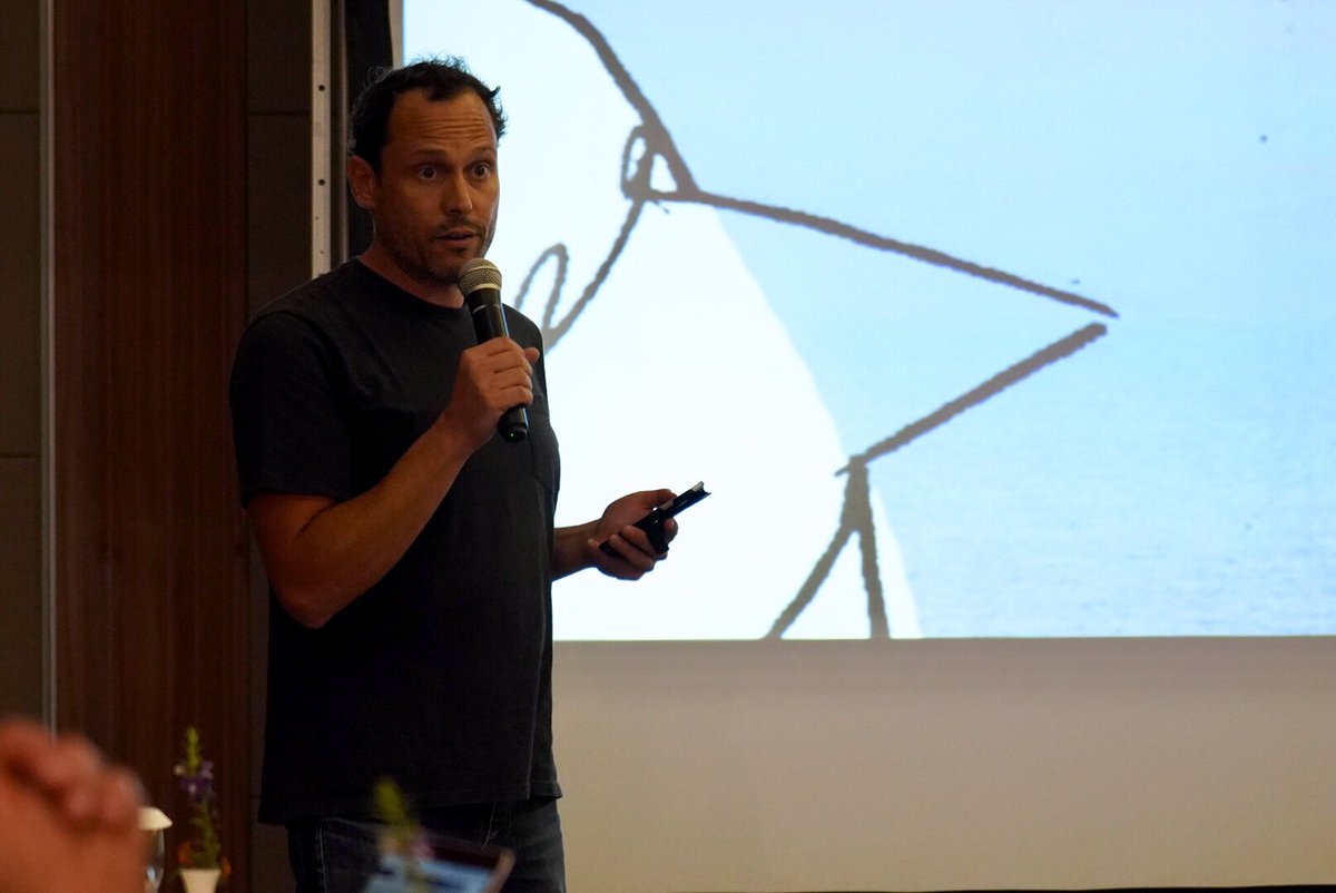 EnsoPaleo's tweet photo. @LionelJaffres , theater artist, presents the program « Mesurer la taille du Monde » (Measuring the size of the world) : scientific research and artistic creation. #paleoENSO @mesurerltdmonde @theatredugrain https://t.co/xJ3mS21i5b