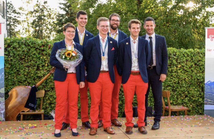 UBurch's tweet photo. Dass die #Obwaldner stolz sind auf unsere #WorldSkills Teilnehmenden zeigten sie gestern an den WorldSkills Empfängen in Kloten und Sachseln eindrücklich. Über 200 Personen feierten die Heimkehr unserer erfolgreichen Berufsleute. Herzlichen Dank an alle für diesen tollen Tag. https://t.co/oacFSKHA6Z