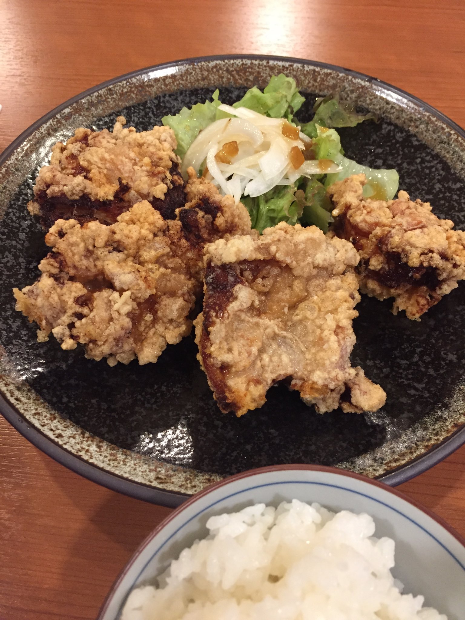 氷川へきる 花織さんは転生しても喧嘩がしたい 連載中 蒲田西口ゆづる羽さんの唐揚げ定食 バカデカイ唐揚げが4つ 美味しかった お腹いっぱいです T Co 1v4y2pfetw Twitter