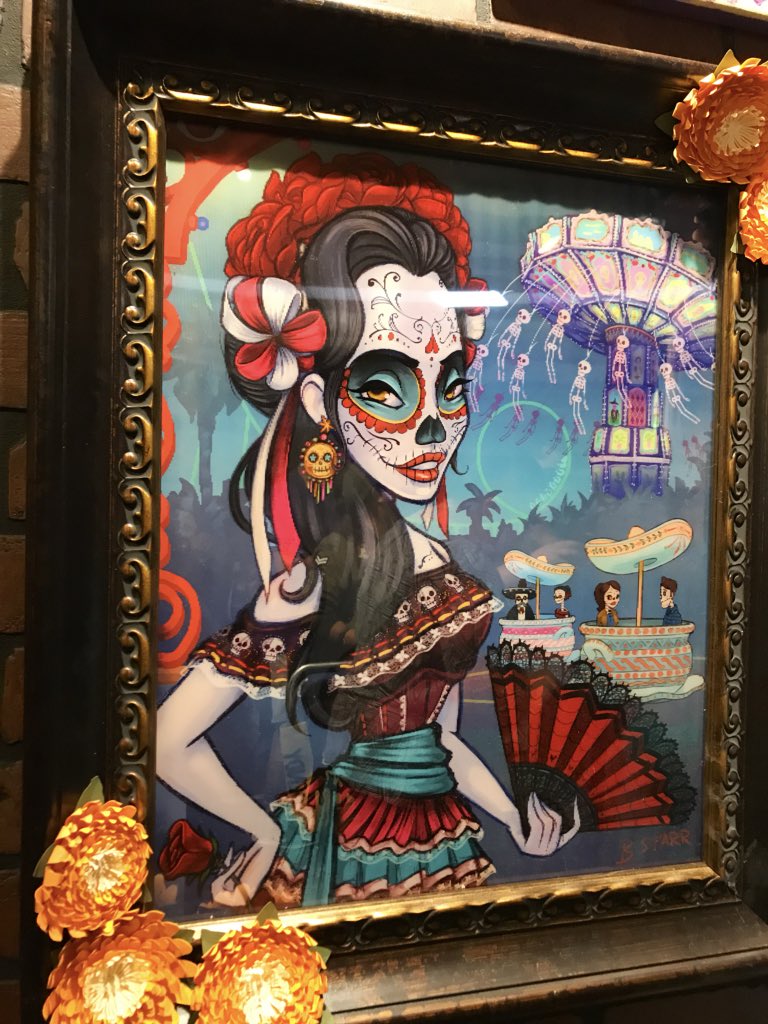 heartdisney10's tweet photo. Into the Fog returns. It’s unique art by 40 artists from across the country.
So many beautiful pieces of #artwork.
“Escape from Jungle Island” by Dario Estrella. Love this lenticular print by Brandon Starr, “Fiesta de Los Muertos” #ScaryFarm #art #WalterKnott https://t.co/M2nFvdCEY6
