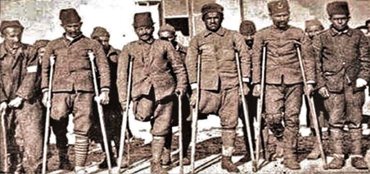 Ahmet Güneştekin☀️ (@ahmetgunestekin) on Twitter photo Muhtemelen biri Türk, biri Kürt, biri Çerkez, biri Laz ve diğeri de... Ne olduğunun hiçbir önemi yok. Bu vatanı kurtaranlar onlar... 30 Ağustos Zafer Bayramımız kutlu olsun. 
#30Agustos 
#30AgustosZaferBayramiKutluOlsun Muhtemelen biri Türk, biri Kürt, biri Çerkez, biri Laz ve diğeri de... Ne olduğunun hiçbir önemi yok. Bu vatanı kurtaranlar onlar... 30 Ağustos Zafer Bayramımız kutlu olsun. 
#30Agustos 
#30AgustosZaferBayramiKutluOlsun