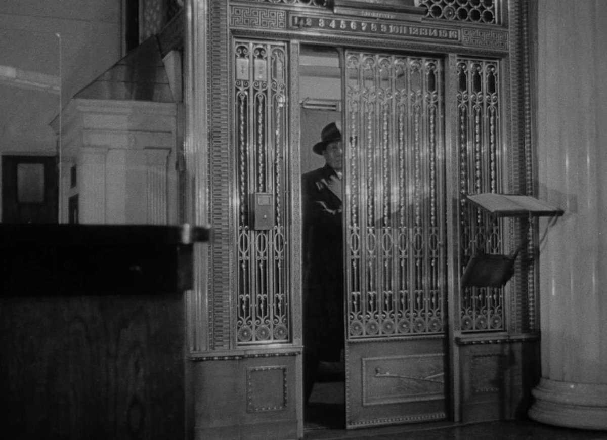 FOURfpf's tweet photo. CITY THAT NEVER SLEEPS
(John H. Auer, 1953)

#Noir #RepublicPictures #RepublicRediscovered #NewYorkCity #FilmNoir #MartinScorsese #CrimeMovies #GigYoung #FourFPF #4fpf https://t.co/EWyvx3OMjv