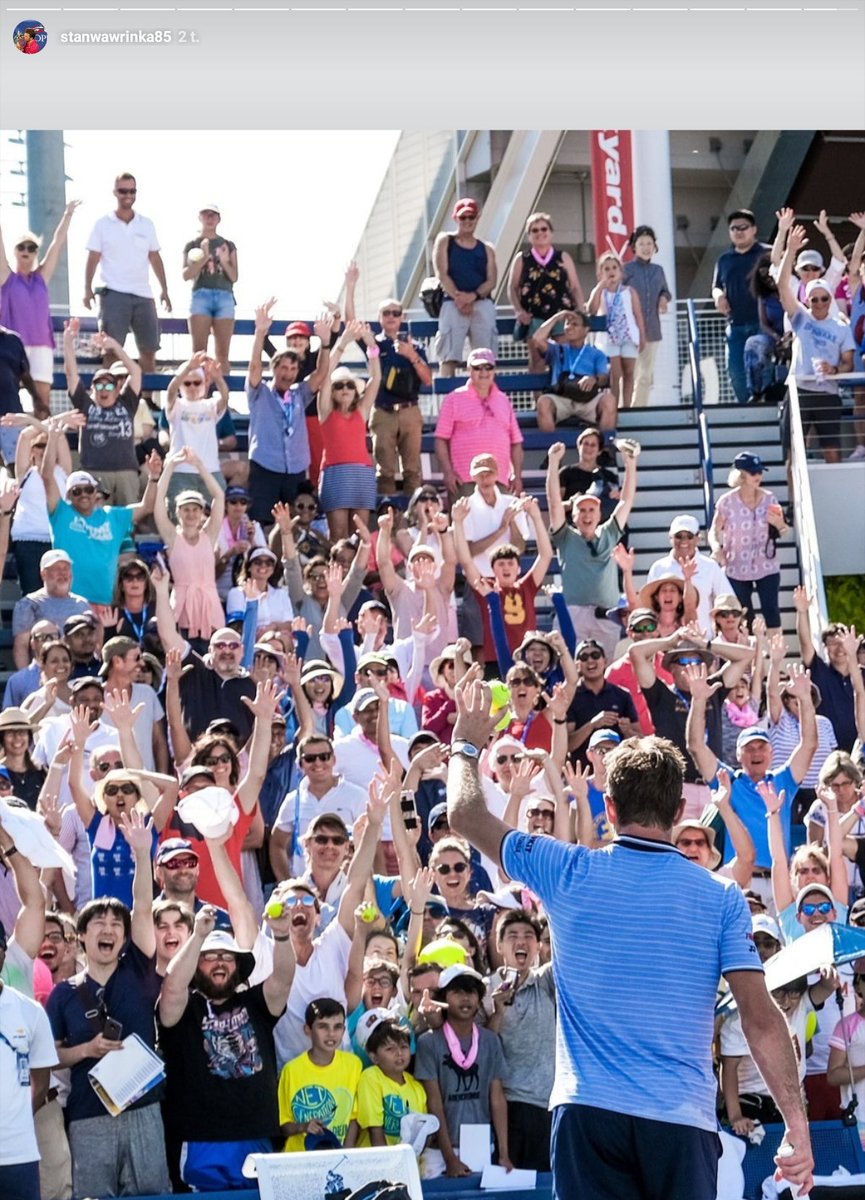 chda7777's tweet photo. Fans are loving Stan โฅ๏ธ๐ฅ๐ฅ #PopularMan #ManInDemand #MrNiceGuy #Autographs #Selfies #StanTheMan #Wawrinka #USOpen (first 3 pics via @usopen IG, last one via Stan's instastories) https://t.co/g43az5lvZ1