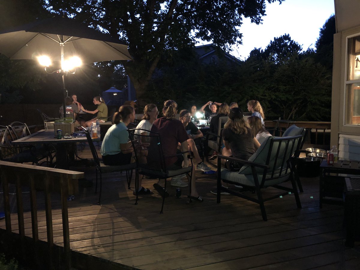 tarcjen's tweet photo. What a great night w/ a wonderful group of kids! @FallsHS Girls Golf hanging out to tie dye team shirts &amp; enjoy a little time together off the course. #FallsPride ⛳️@mfhsgolfguy https://t.co/cHwWrf7bj7