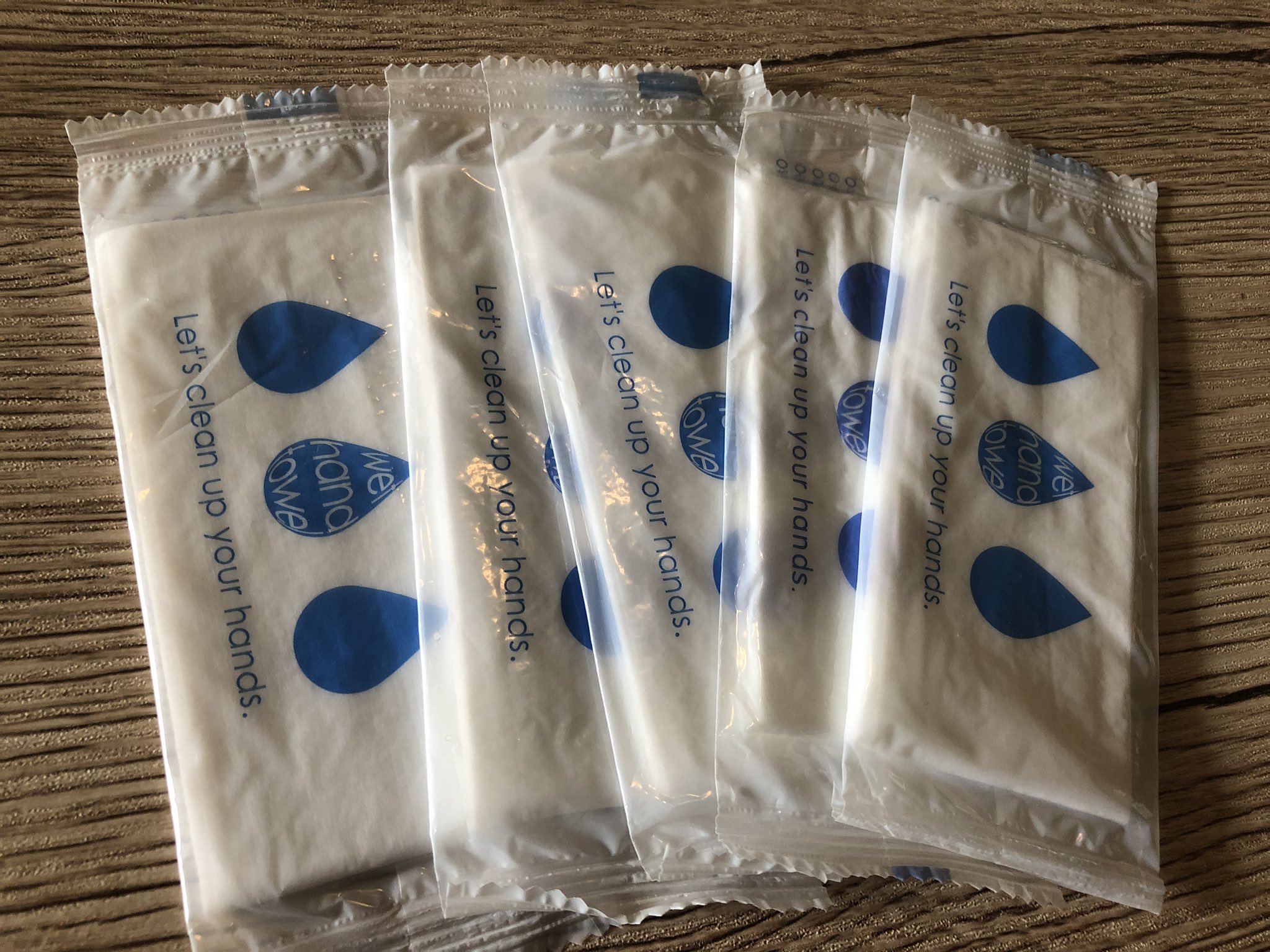 けんゆー 沖縄でアボカド コンビニで貰えるウェットティッシュが溜まってて5つになってました どなたか有用な使い道を教えて下さい 机の台拭きにしようかな とか考えてます T Co Dei9p72pir Twitter