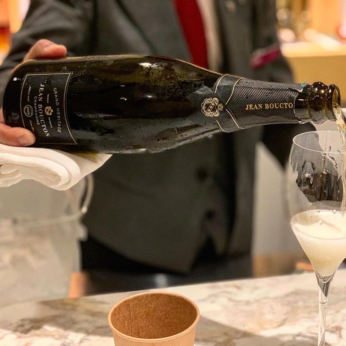 <a href="/ChampagneJeanB/">@ChampagneJeanB</a> #tasting and very interesting times in #japan last week. We would like to thank all the professionals who took a bit of their time for us. #excellence #tradition #heritage #Japan #France #champagne #champagnemoment #シャンパン #日本 #フランス  🍾🇯🇵🇫🇷🍣🍱