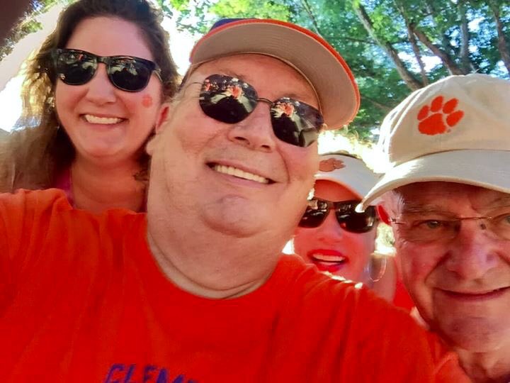 cassiescagle's tweet photo. Family, Friends, Fun Times and our First WIN ... Great way to start off the 2019 season!! ๐ Go Tigers #CagleFamilyVacationFall2019 #ClemsonFamily @ClemsonFB #thirdgenerationtiger #NationalChampions @ClemsonTigers @clemson #ALLIN #ProudCUGraduate @sfcagle https://t.co/Km0Rm2wMWj
