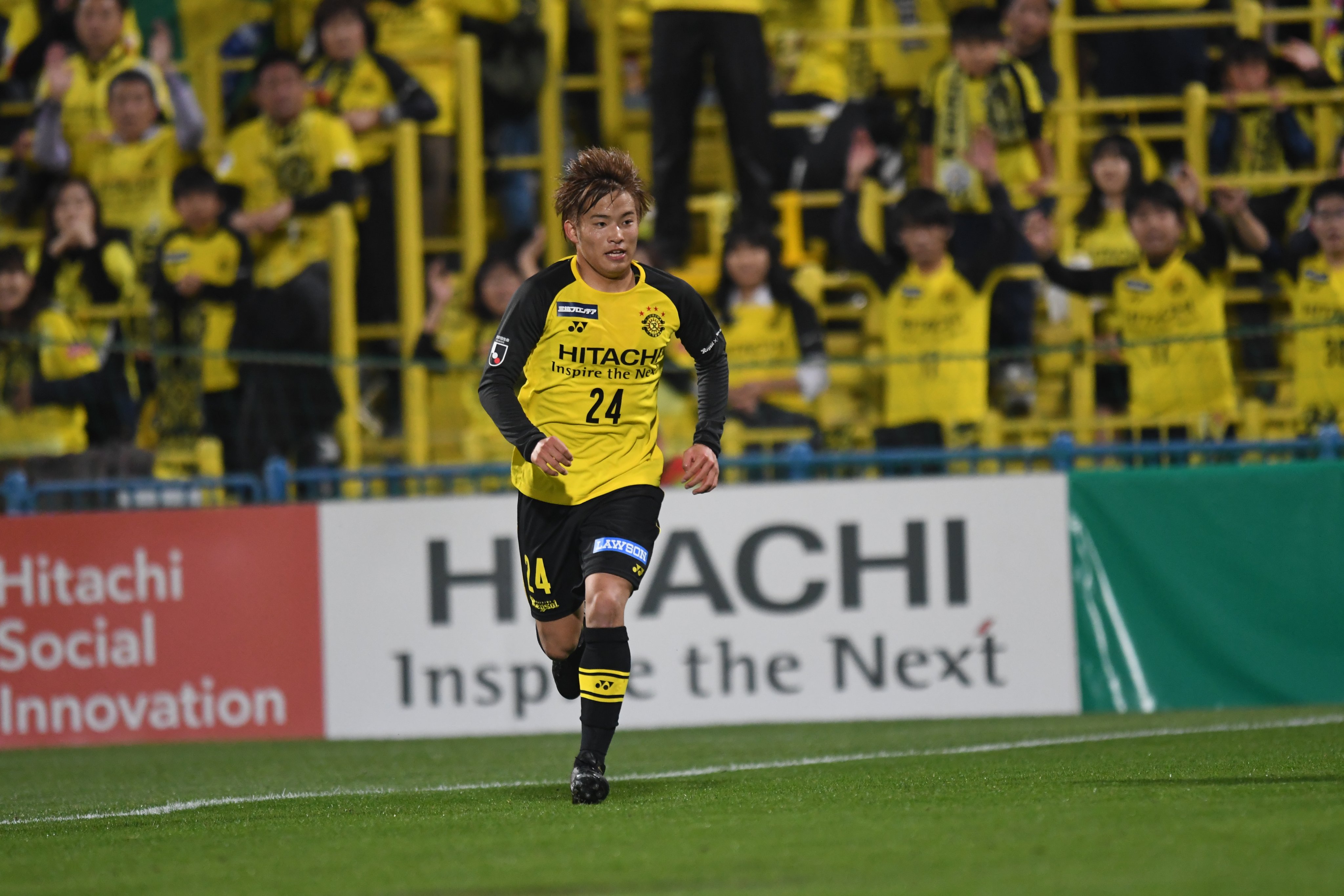 柏レイソルofficial 宮本駿晃 選手 プロa契約へ変更 Reysol 宮本 駿晃選手が プロa契約に変更となりましたのでお知らせいたします プロになってからの一つの目標であるa契約になることができ 嬉しく思います また 新たな目標に向かって 日々自分